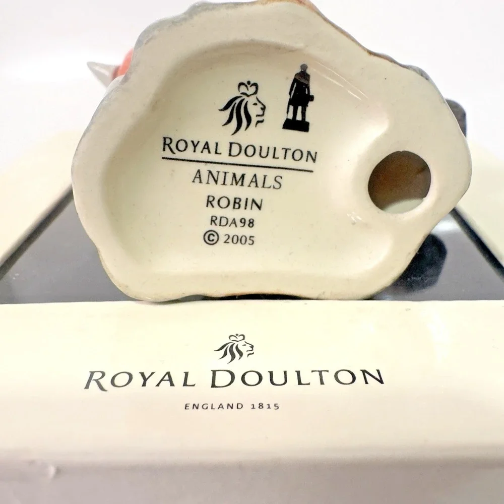 Royal Doulton Animals Bird Red Robin Original 2005 Collectible Christmas Gift